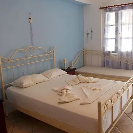 Отель Manos