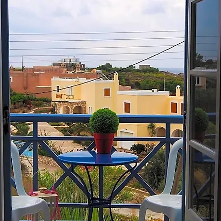 Manos Vari (Syros)