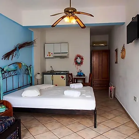 Manos Hotel Vári
