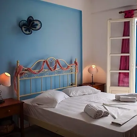 Manos Hotel Vári